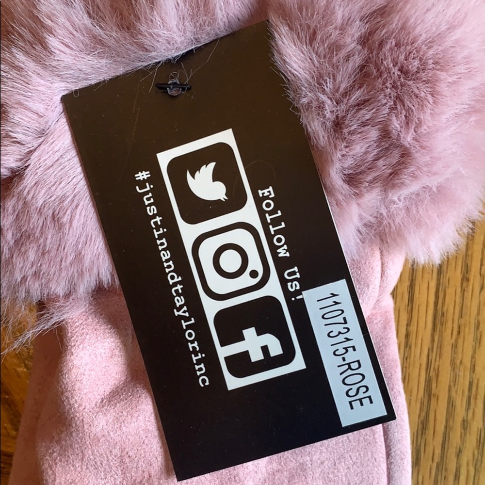 Faux-Fur Trimmed Winter Gloves - Picture 4 of 6